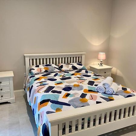 אניסקילן Erne Getaway No.8 Brand New 1 Bed Apartment מראה חיצוני תמונה