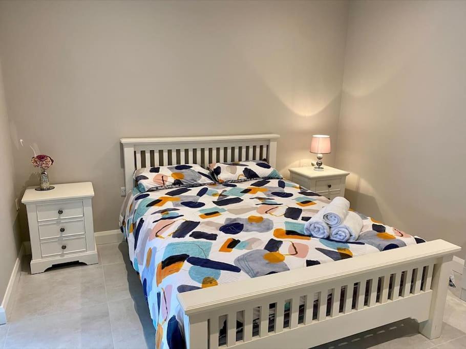 אניסקילן Erne Getaway No.8 Brand New 1 Bed Apartment מראה חיצוני תמונה